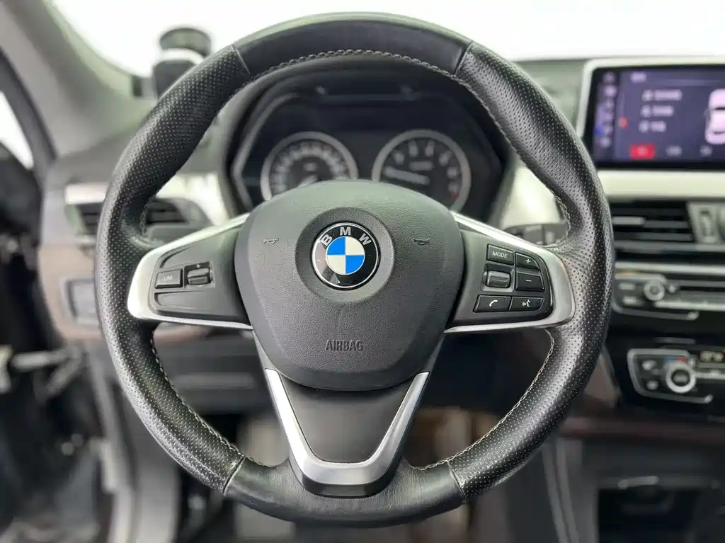 BMW X1 2016 — фото 12