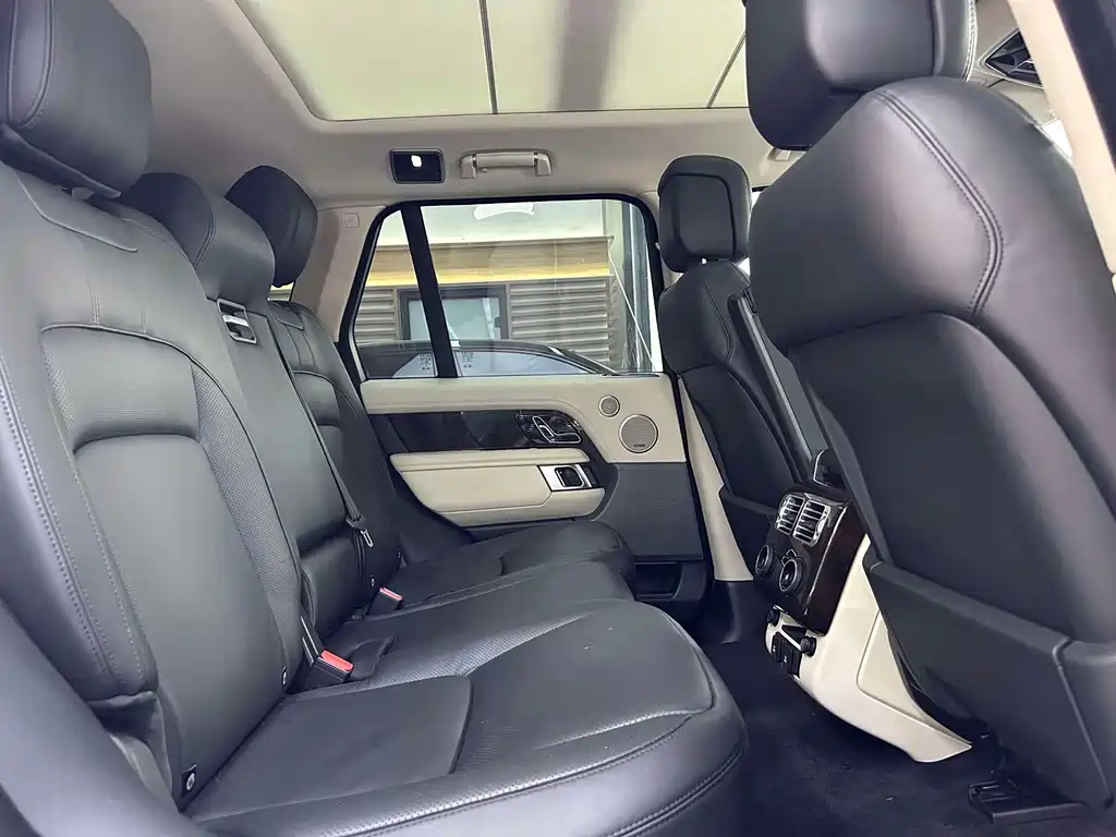 Land Rover Range Rover 2020 — фото 17