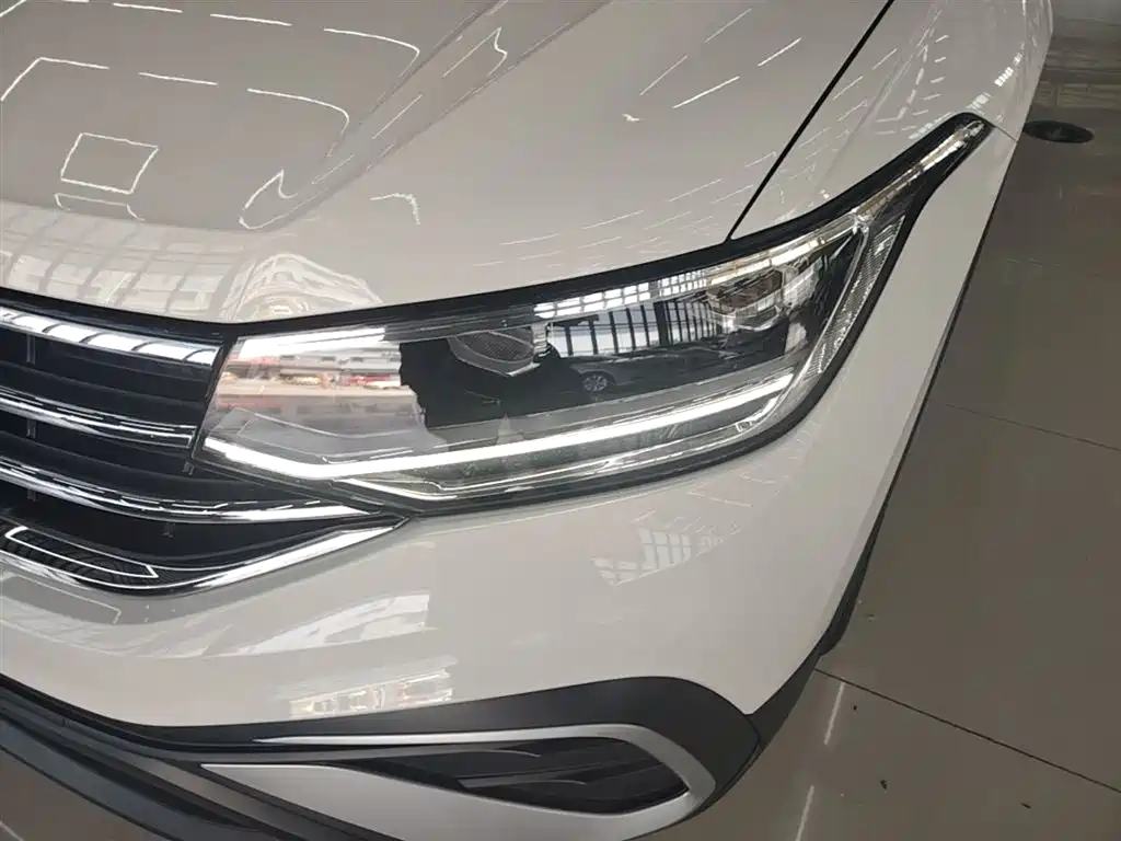 Volkswagen Tiguan L 2023 — фото 24