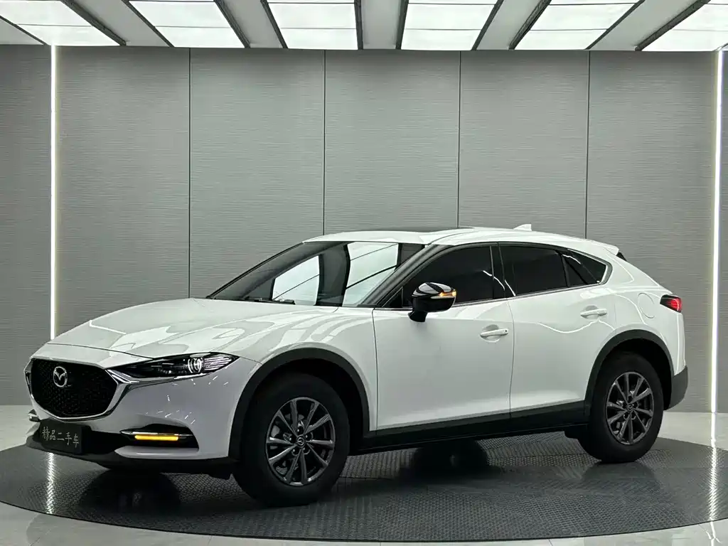 Mazda CX-4 2023 — фото 1