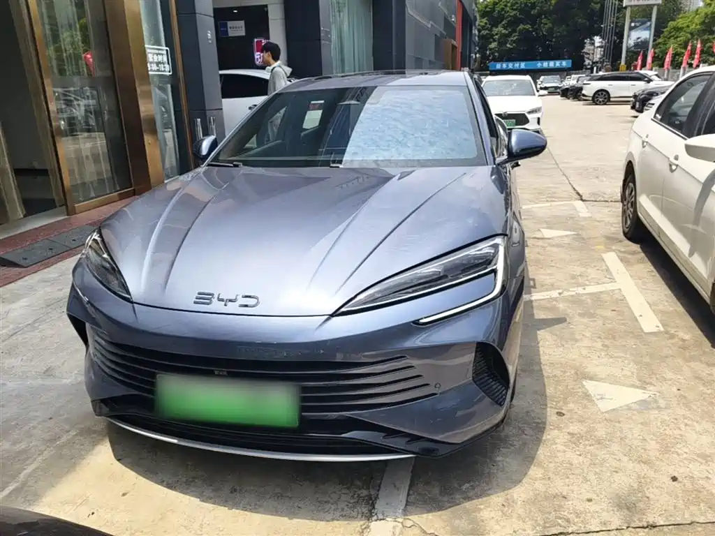 BYD Seal 07 DM-i 2024 — фото 3