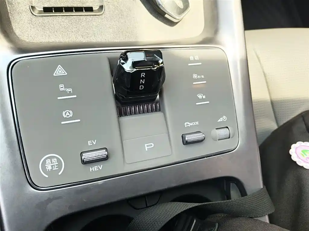 BYD Seal 07 DM-i 2024 — фото 14