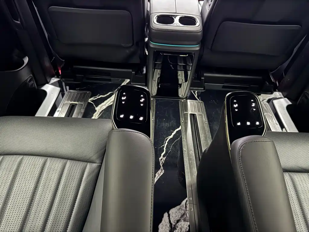GAC Motor Trumpchi M8 2023 — фото 16