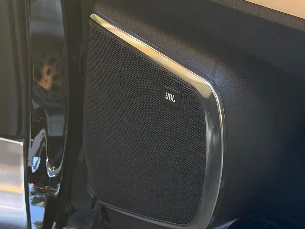 Toyota Alphard 2018 — фото 19