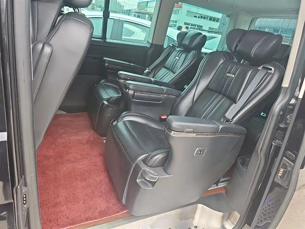 Volkswagen Multivan 2019 — фото 13