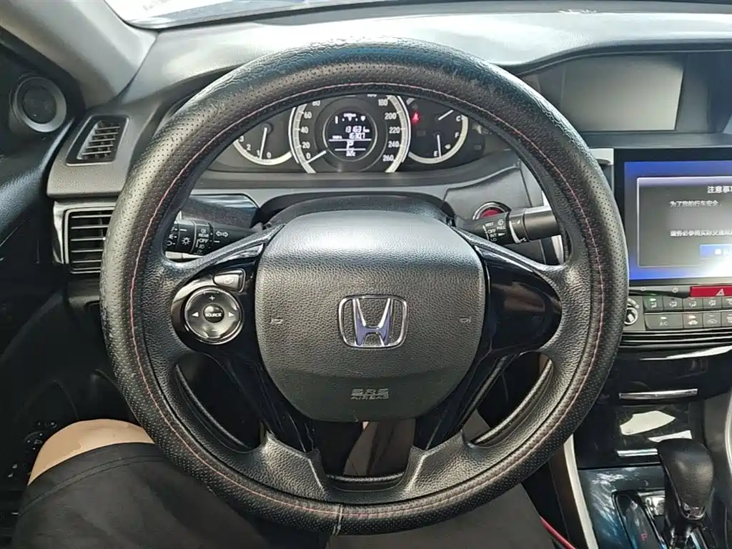 Honda Accord 2017 — фото 11