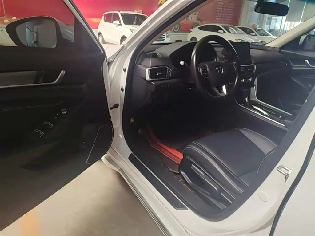 Honda Inspire 2021 — фото 16