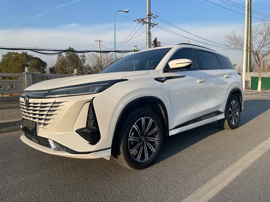 Changan CS75 PLUS 2022 — фото 1