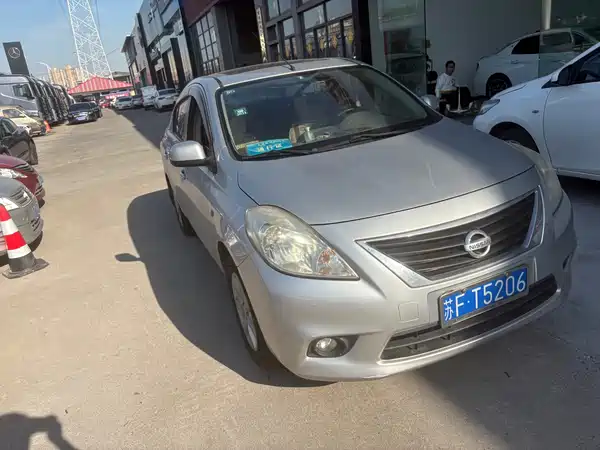 Nissan Sunny 2011
