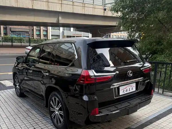 Lexus LX 2019