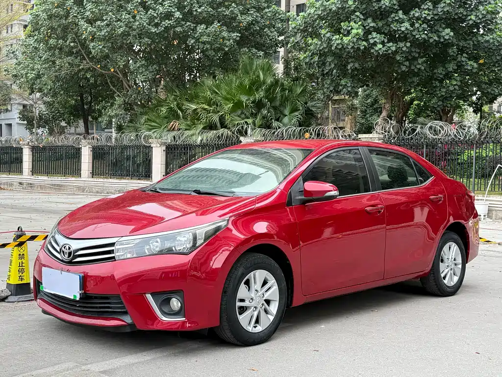 Toyota Corolla 2015 — фото 1