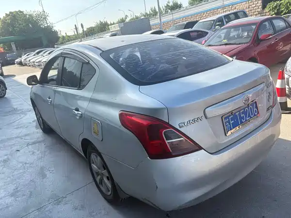 Nissan Sunny 2011