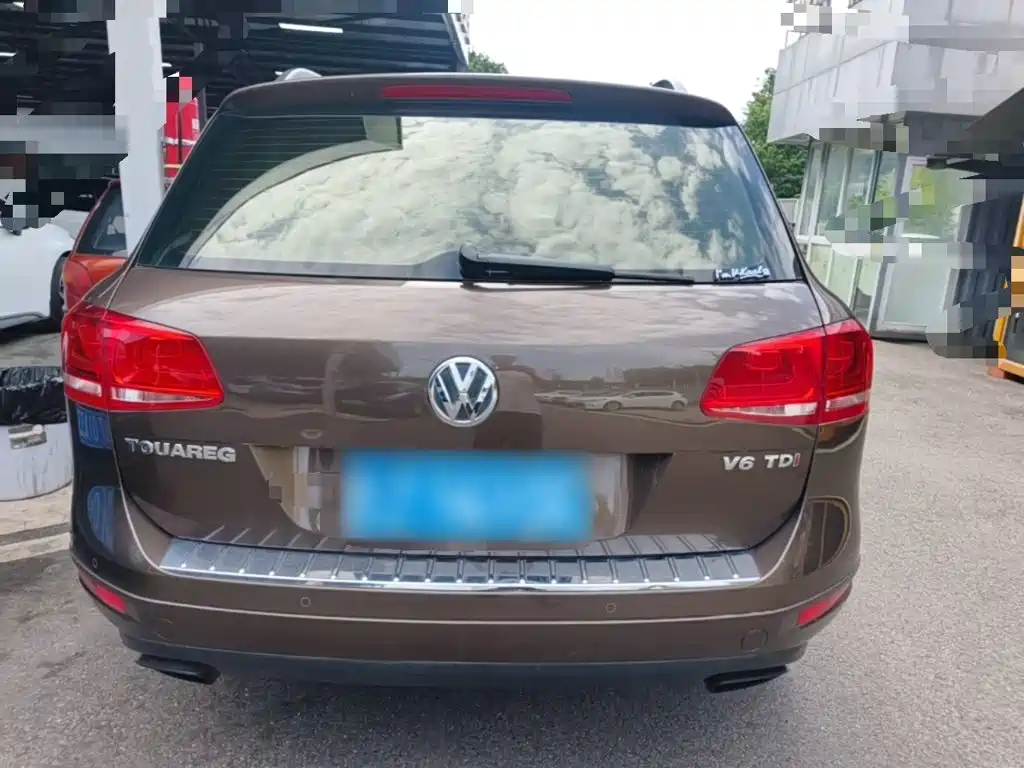 Volkswagen Touareg 2015 — фото 6