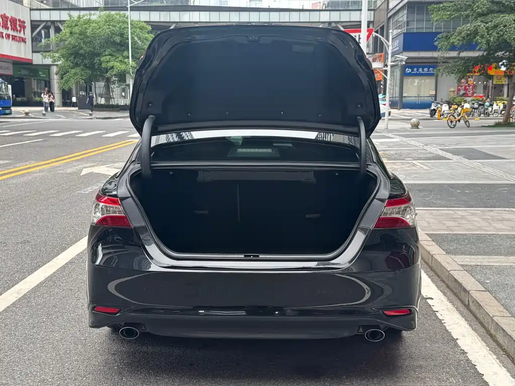 Toyota Camry 2019 — фото 21