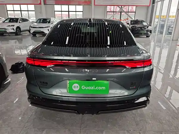 BYD Han L 2025