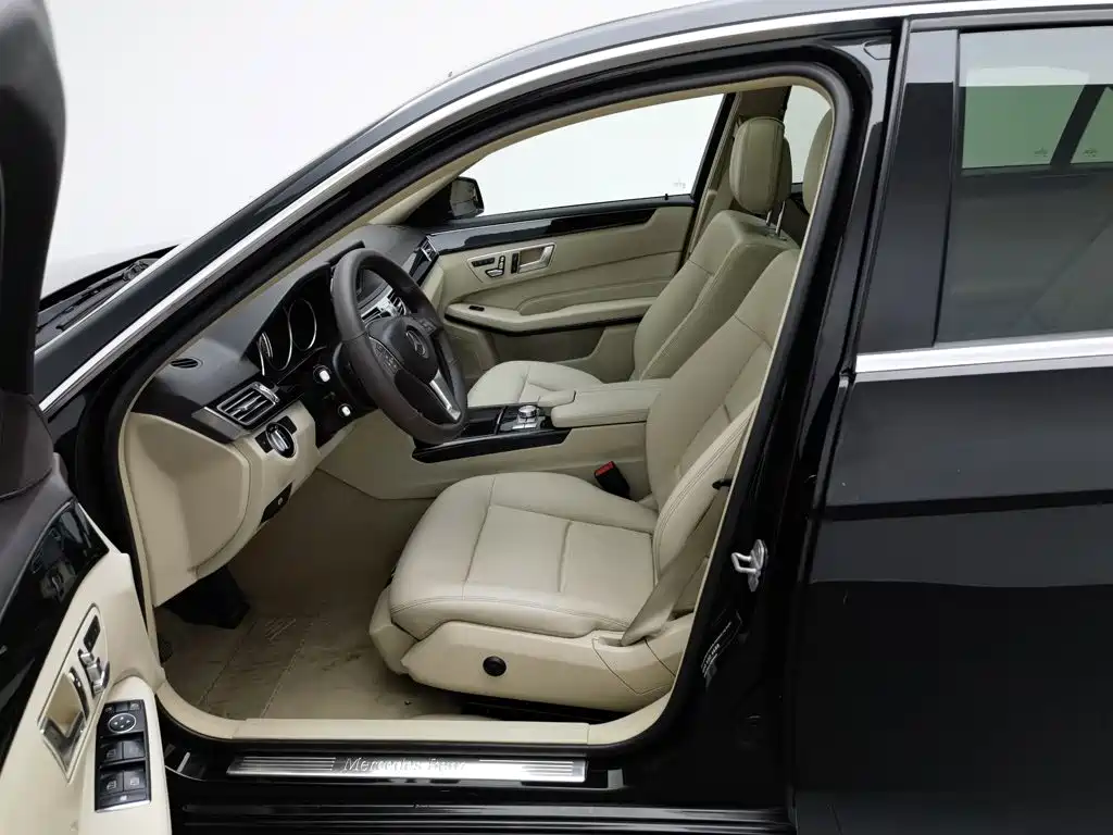 Mercedes-Benz E-Class 2013 — фото 10