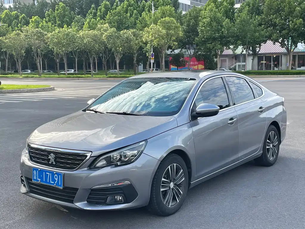 Peugeot 308 2017 — фото 1