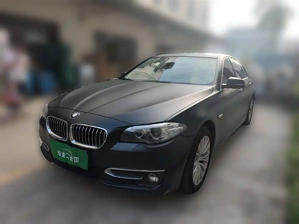 BMW 5 Series 2017 — фото 1