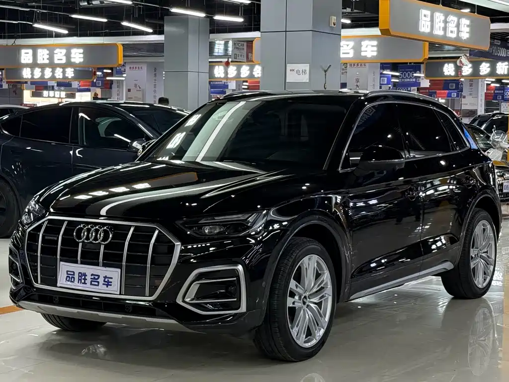 Audi Q5L 2022 — фото 1