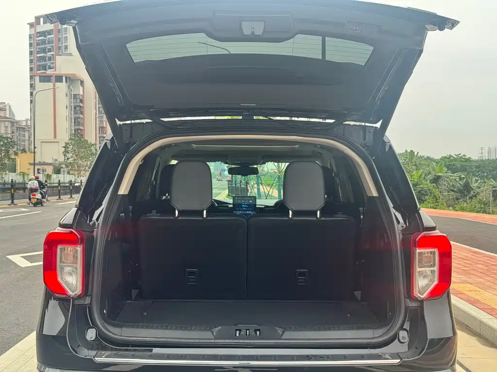 Ford Explorer 2020 — фото 12