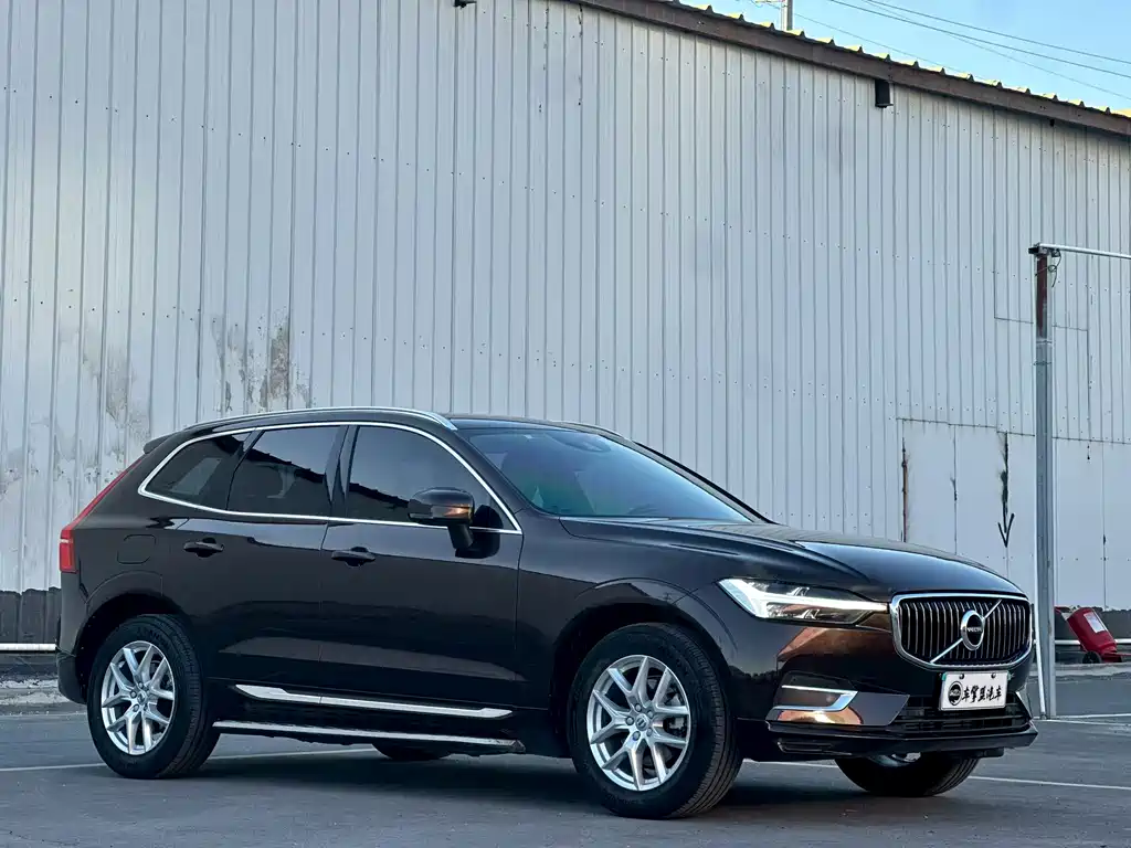 Volvo XC60 2021 — фото 3