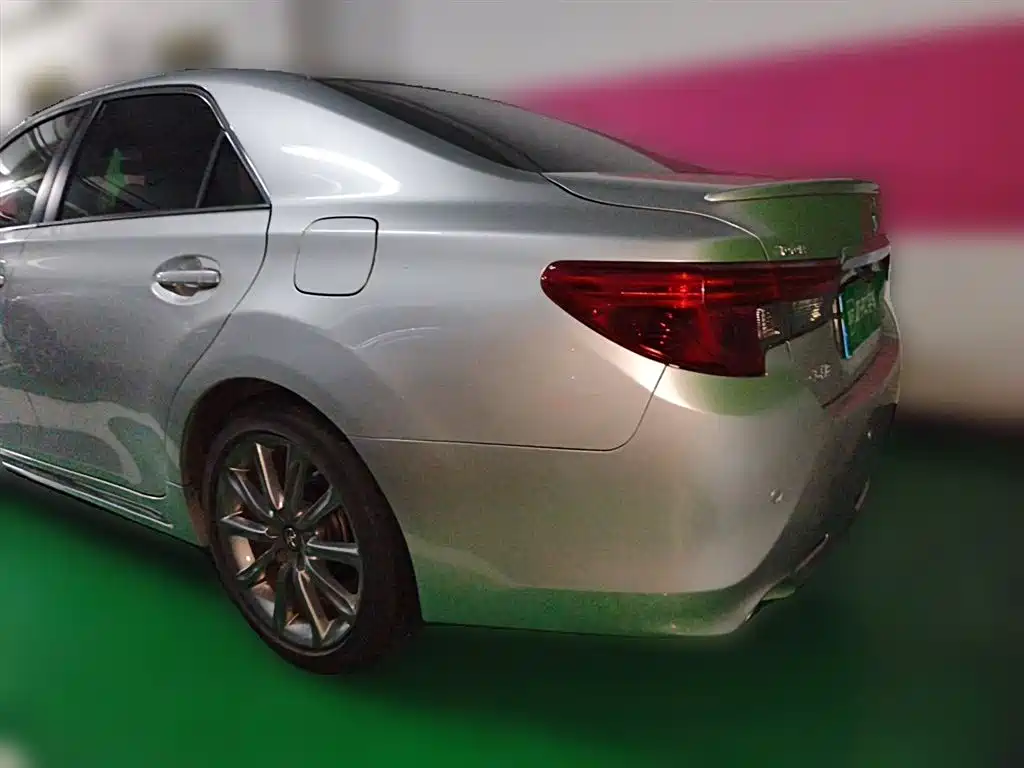 Toyota Reiz 2015 — фото 4