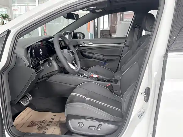 Volkswagen Golf 2022