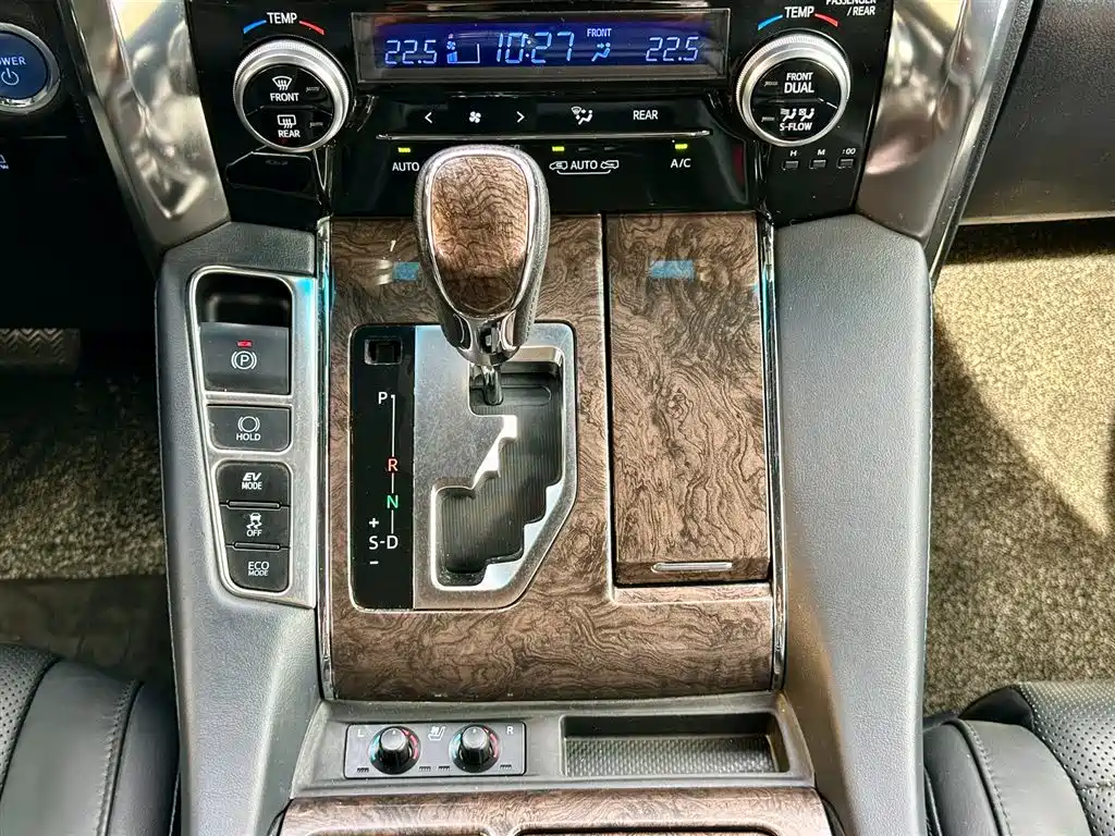 Toyota Vellfire 2019 — фото 26