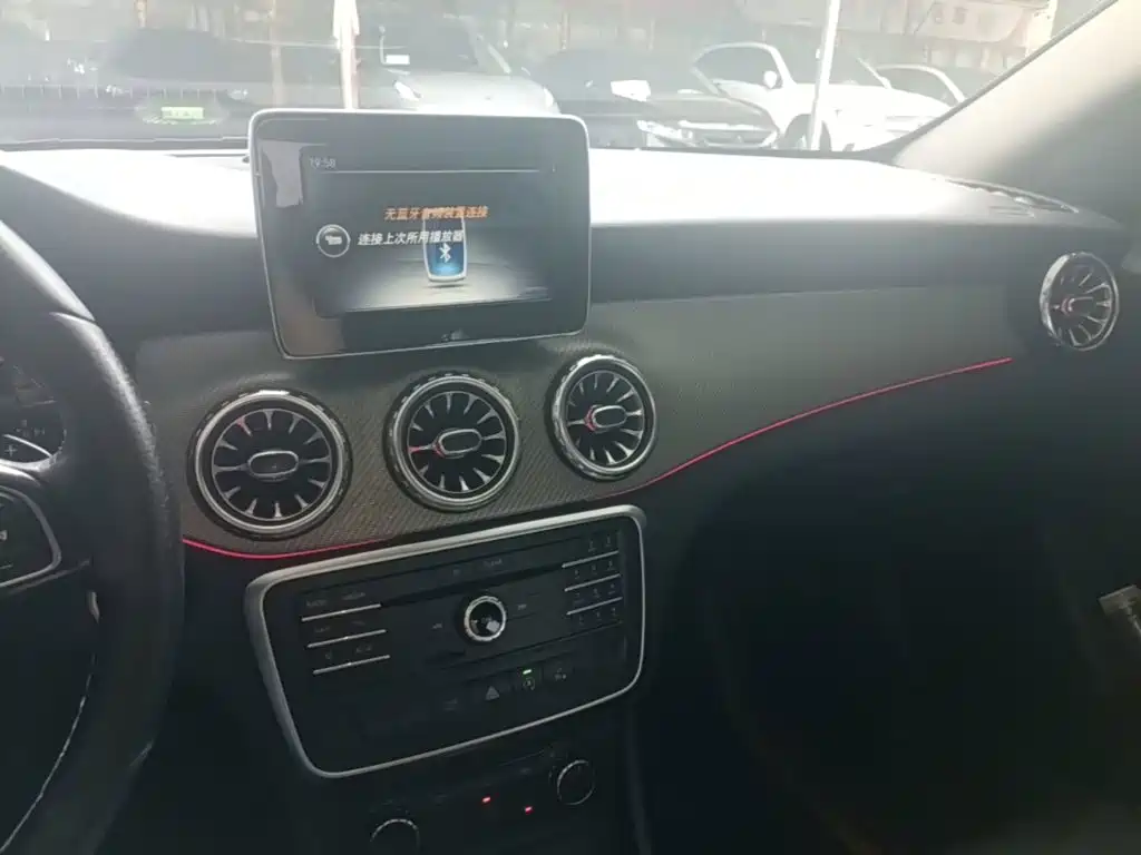 Mercedes-Benz GLA 2017 — фото 10