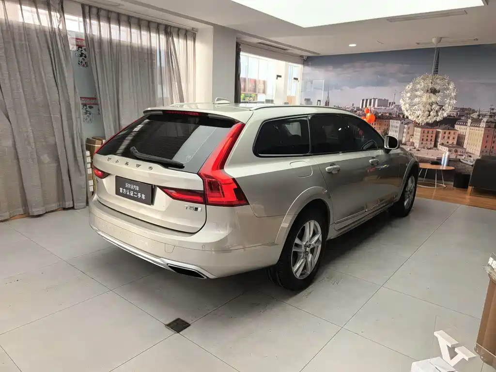 Volvo V90 2019 — фото 19