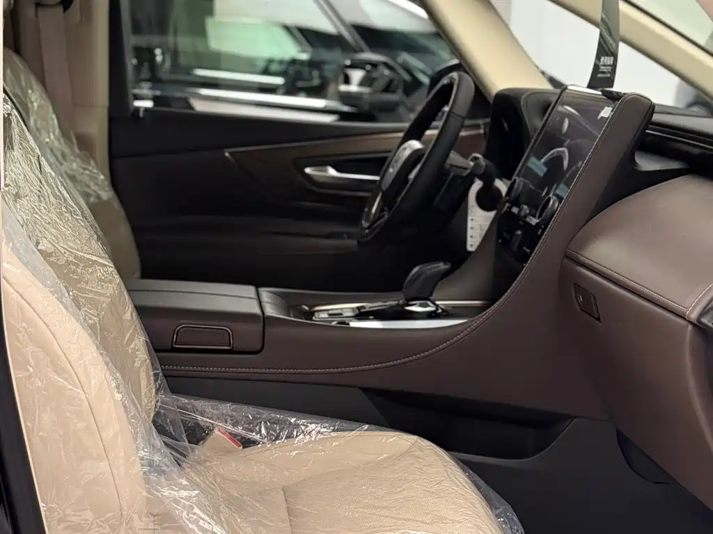 Toyota Vellfire — фото 8