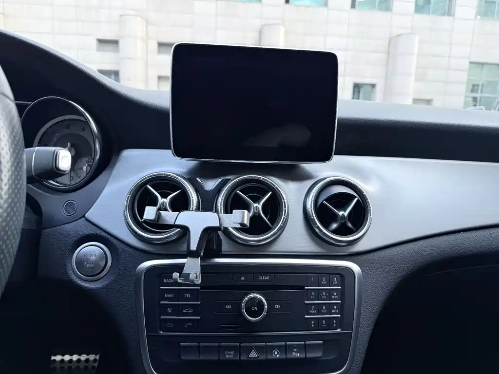 Mercedes-Benz CLA 2016 — фото 16