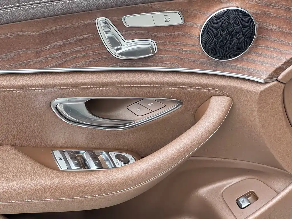 Mercedes-Benz E-Class 2020 — фото 14