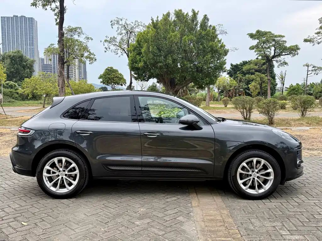 Porsche Macan 2023 — фото 18