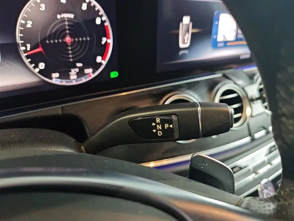 Mercedes-Benz E-Class 2018 — фото 10