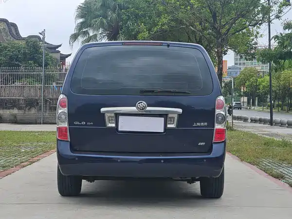 Buick GL8 2011