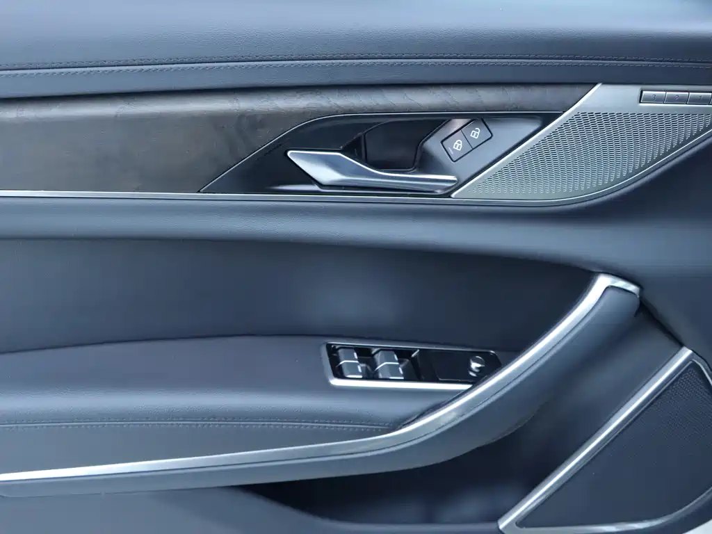 Jaguar XFL 2023 — фото 12