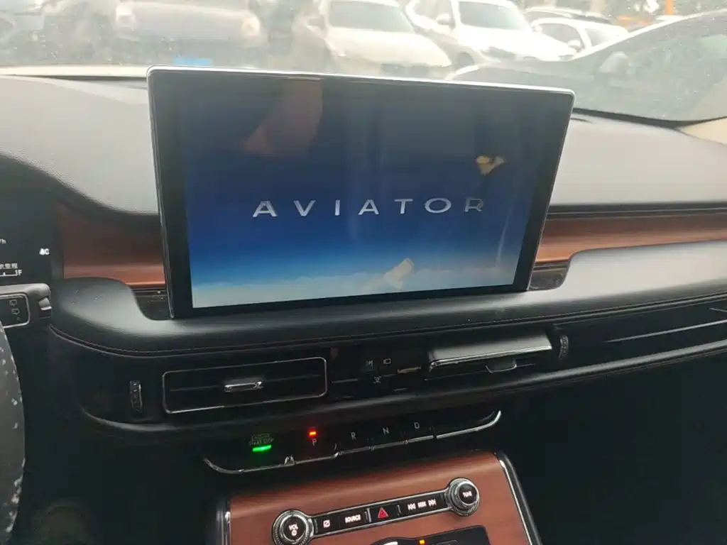 Lincoln Aviator 2020 — фото 13