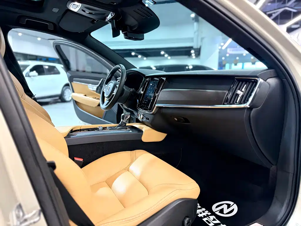 Volvo V90 2019 — фото 17
