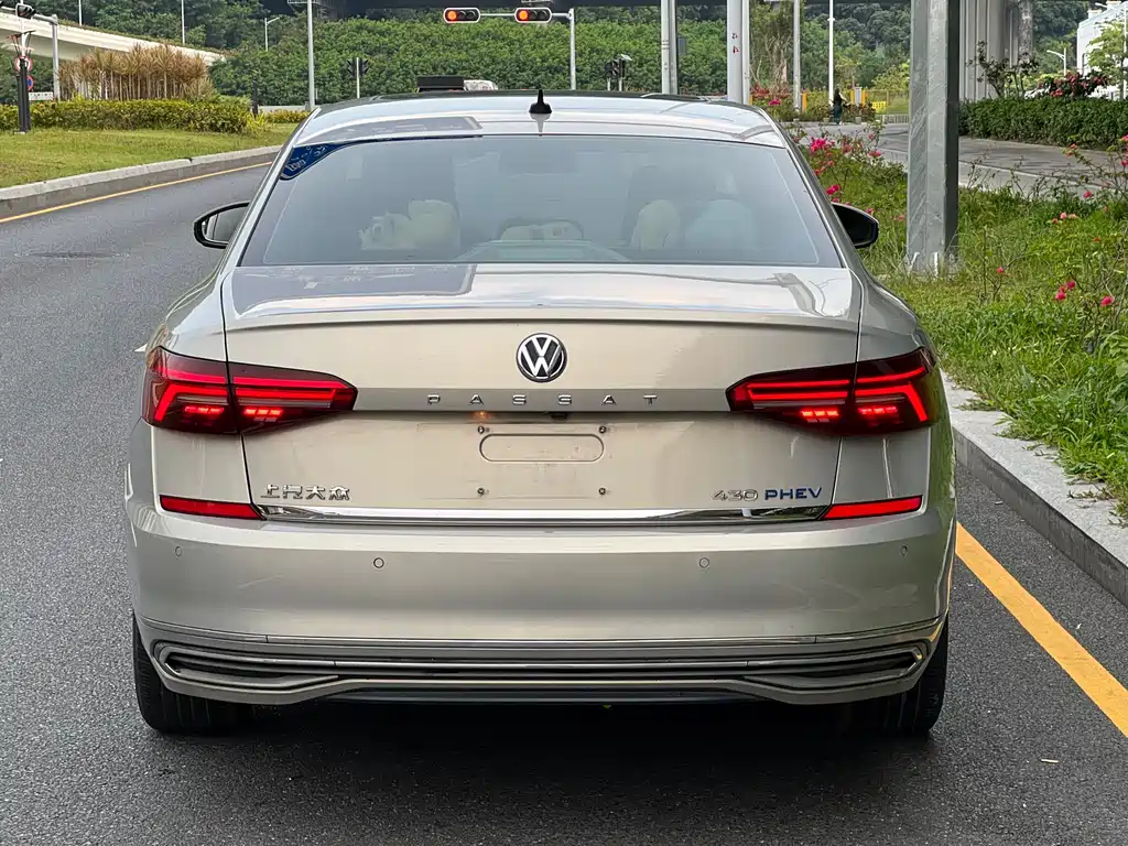 Volkswagen Passat PHEV 2019 — фото 5