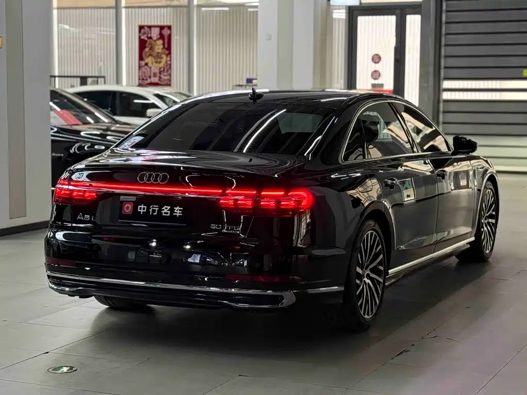 Audi A8 2023 — фото 18