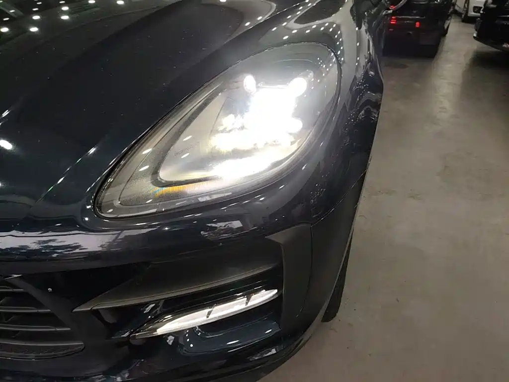 Porsche Macan 2020 — фото 24