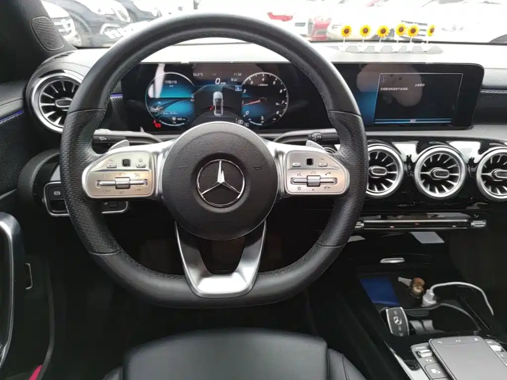 Mercedes-Benz A-Class 2022 — фото 11
