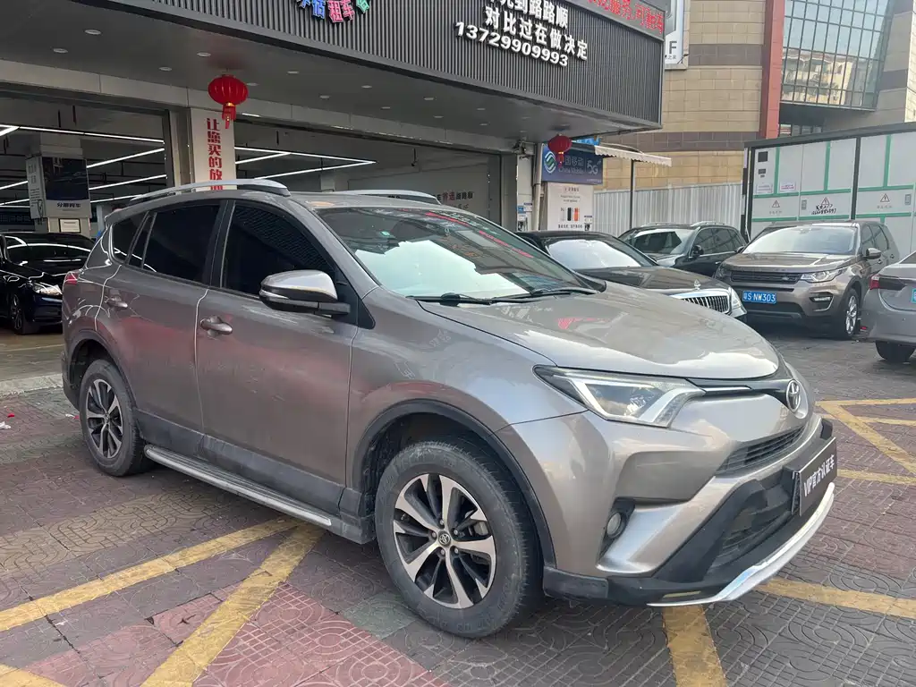 Toyota RAV4 2019 — фото 3