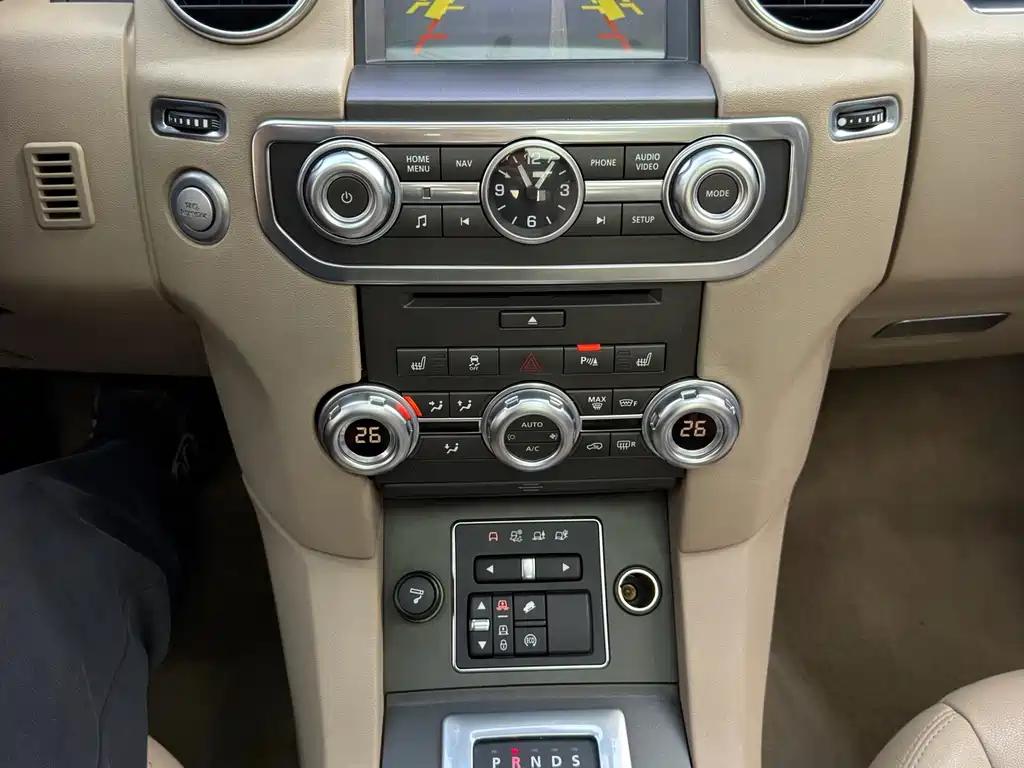 Land Rover Discovery 2016 — фото 11
