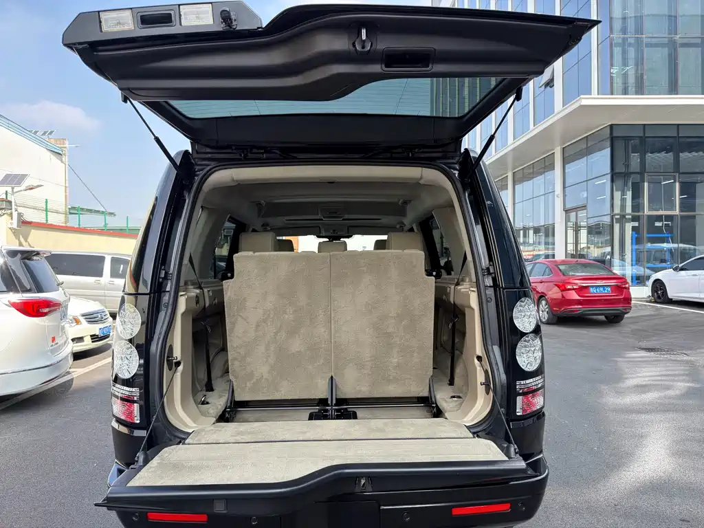 Land Rover Discovery 2016 — фото 15