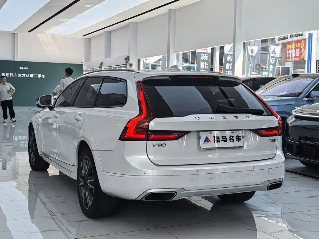 Volvo V90 2020 — фото 13
