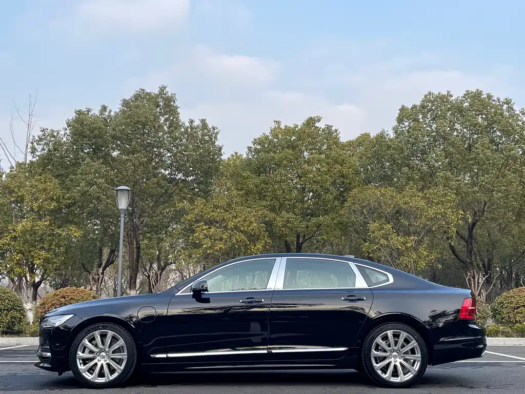 Volvo S90 PHEV 2018 — фото 4