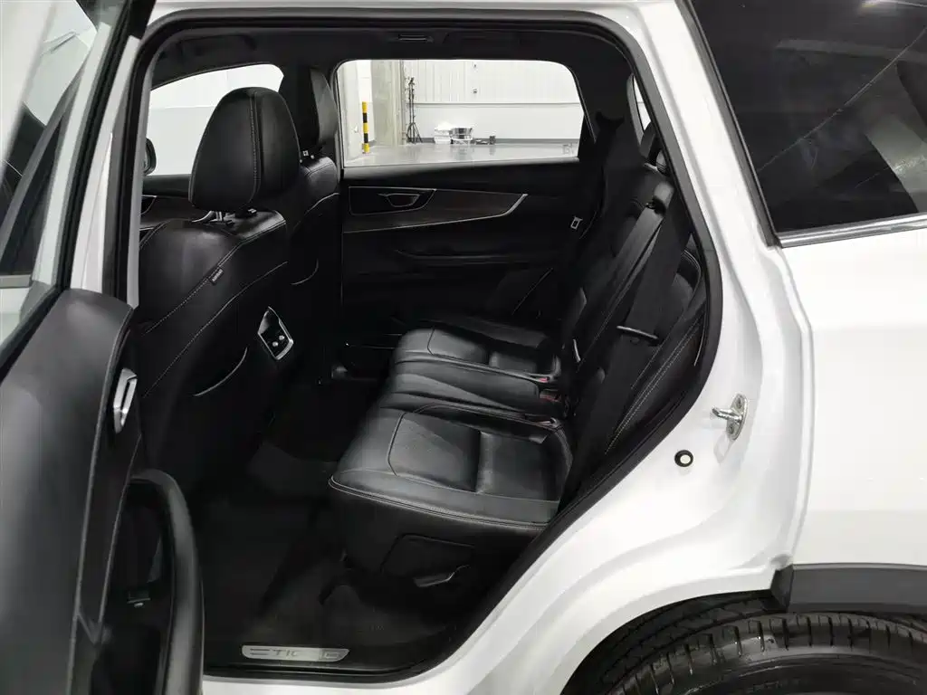 Chery Tiggo 8 2019 — фото 15