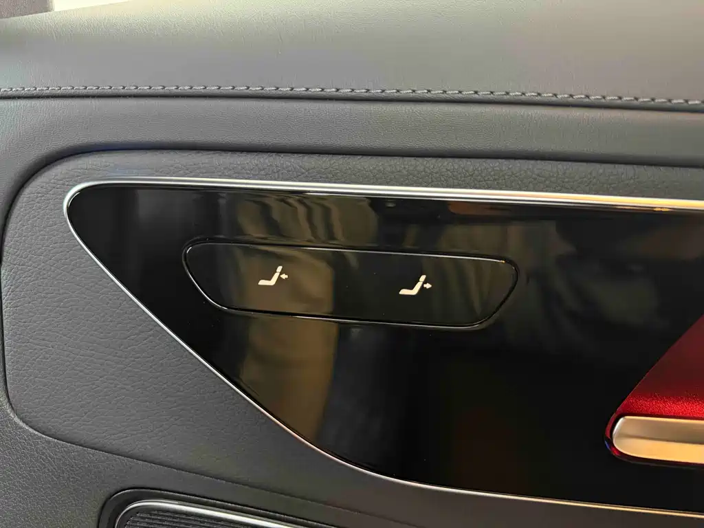 Mercedes-Benz C-Class 2023 — фото 19